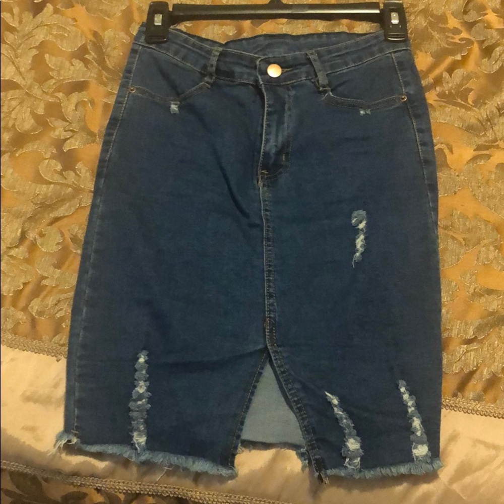 Tight fitted jean skirt